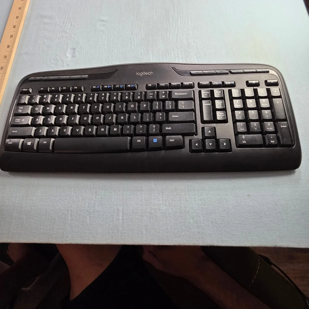 Logitech Wireless Keyboard Black Y-R0009 820-004987 Full Size Media Keys